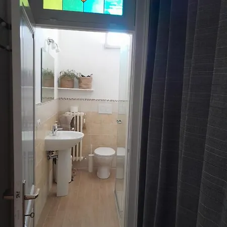 לינה וארוחת בוקר Ballerina Bianca *